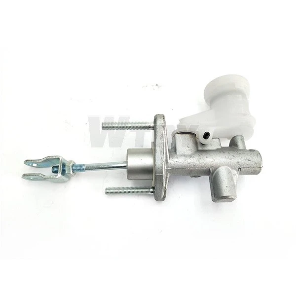 Clutch Master Cylinder  MR995036 2345A050